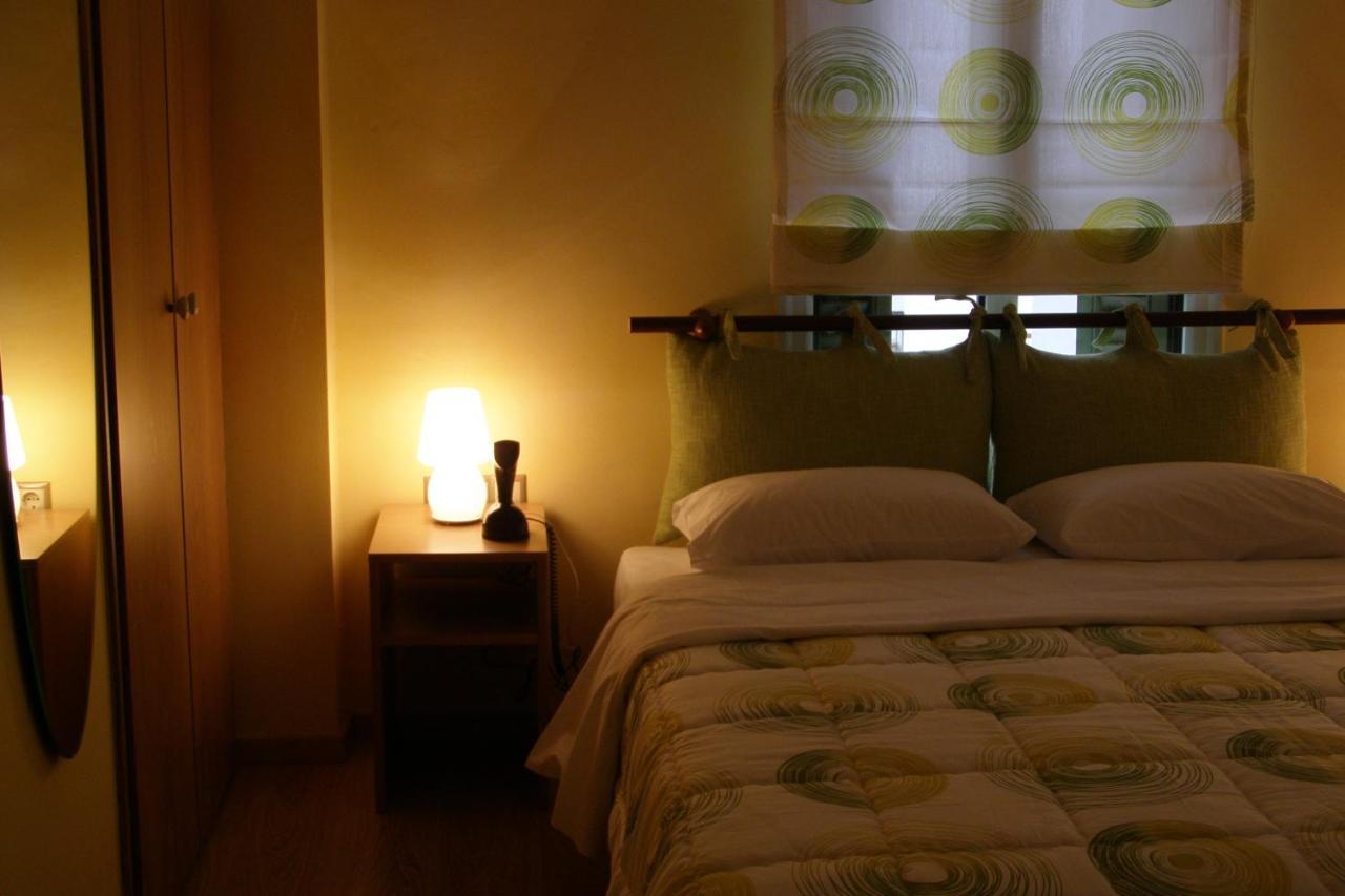 Room "Honeybee" In A Neoclassical House Καστοριά Εξωτερικό φωτογραφία