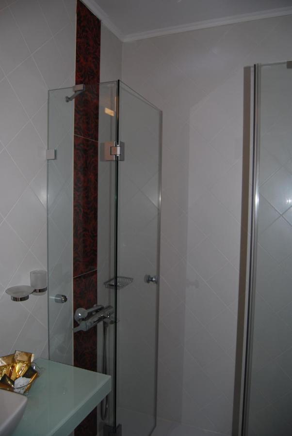 Room "Honeybee" In A Neoclassical House Καστοριά Εξωτερικό φωτογραφία